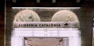 La llibreria Catalonia tanca les seves portes.