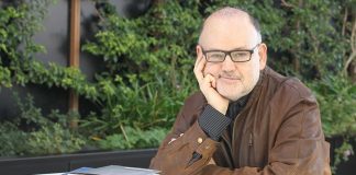 Entrevista: Lluís-Anton Baulenas assegura que sempre ha buscat la complicitat amb els seus lectors.