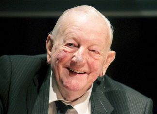 Tom Sharpe deixa orfe a Wilt.