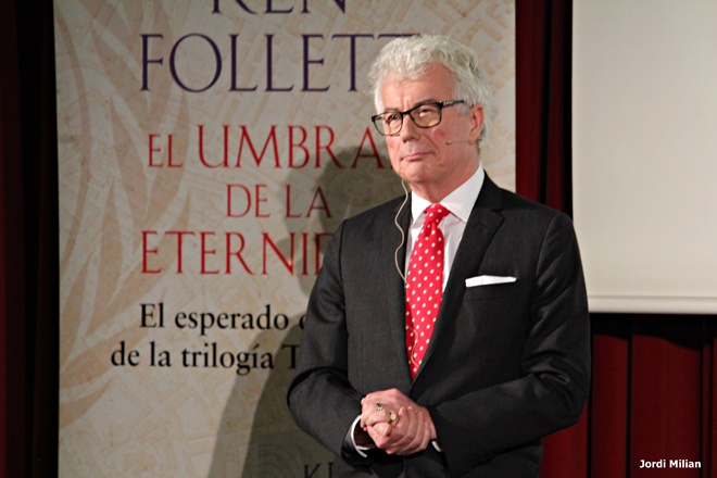 Ken Follett illa dels llibres