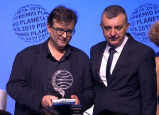 Planeta fitxa en el mercat de tardor