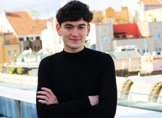 Pol Guasch guanya amb “Napalm al cor”, el 6è Premi Llibres Anagrama de Novel·la