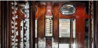 “Història d’un ascensor” per Núria Pradas