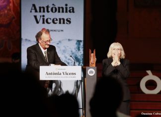 Antònia Vicens “M’he passat la vida aferrada a les paraules”
