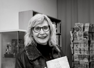 L’ESCRIPTURA DEL RETRAT (I) – “Núria Pradas i el gest de la mare”, per Xulio R. Trigo